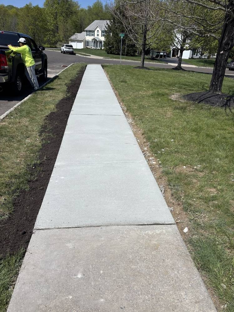 New concrete public sidewalk